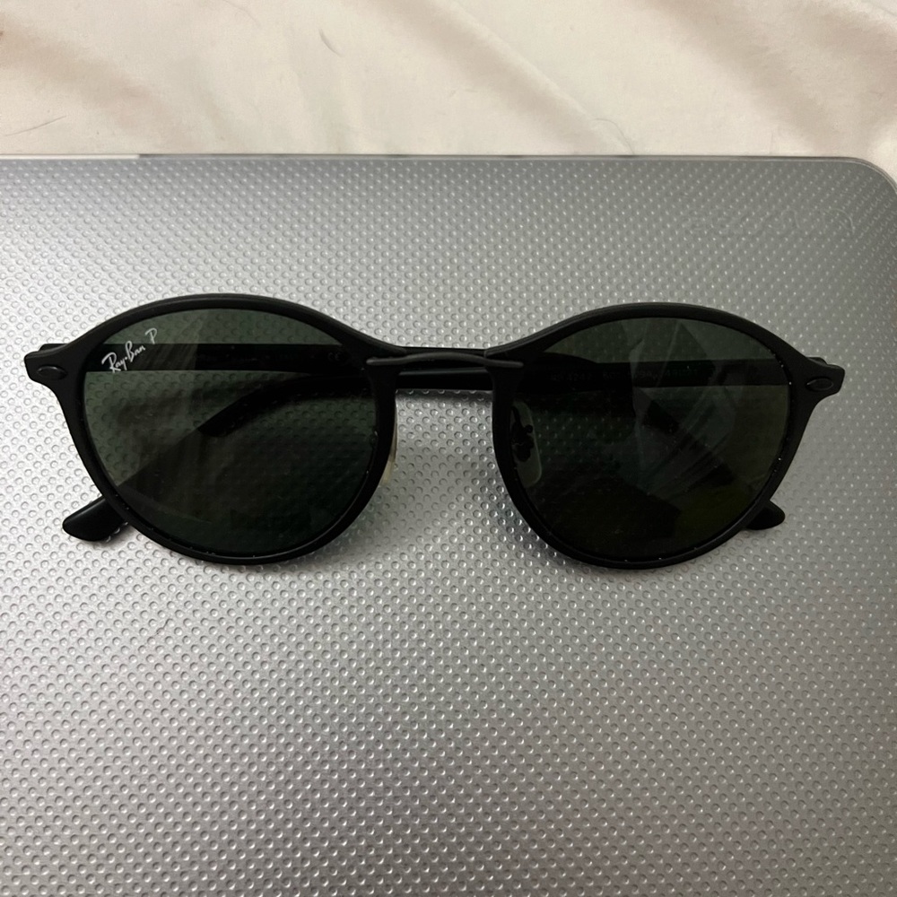 Polarized ray bans